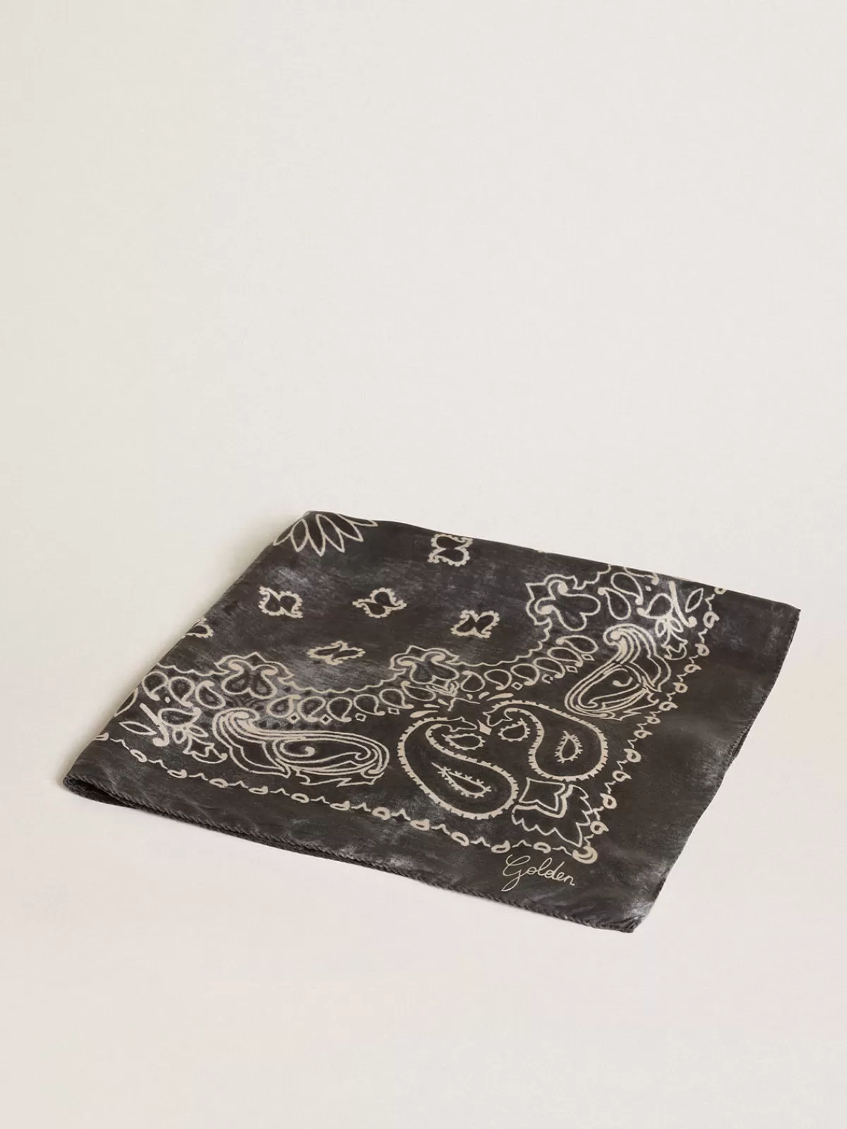 Discount Golden Goose Foulard grigio antracite con motivo paisley