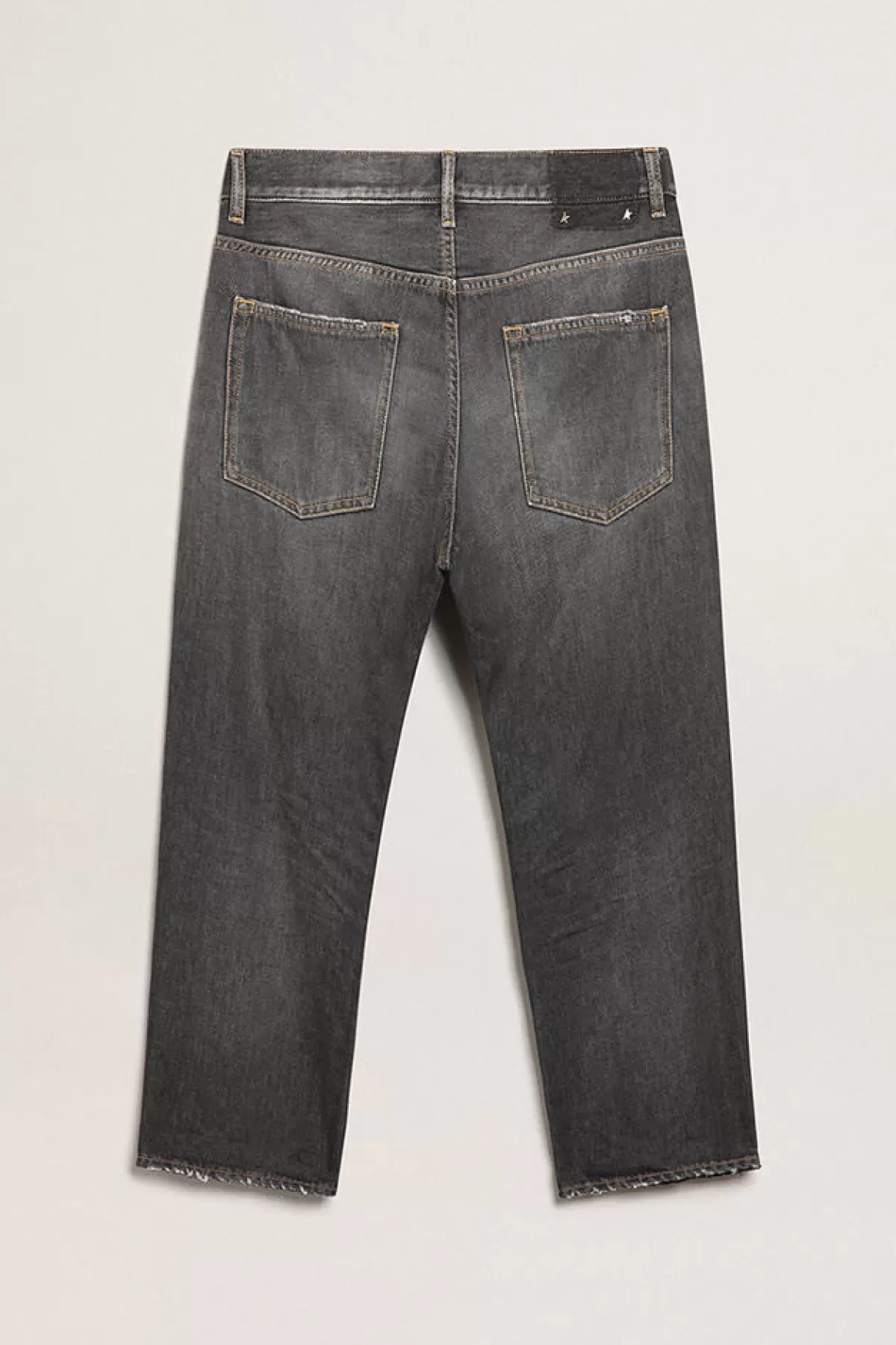 Outlet Golden Goose Jeans neri da uomo dall'effetto stonewashed