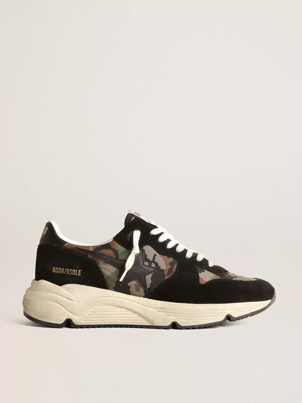 Shop Golden Goose Running Sole Uomo in nylon ripstop con stampa camouflage