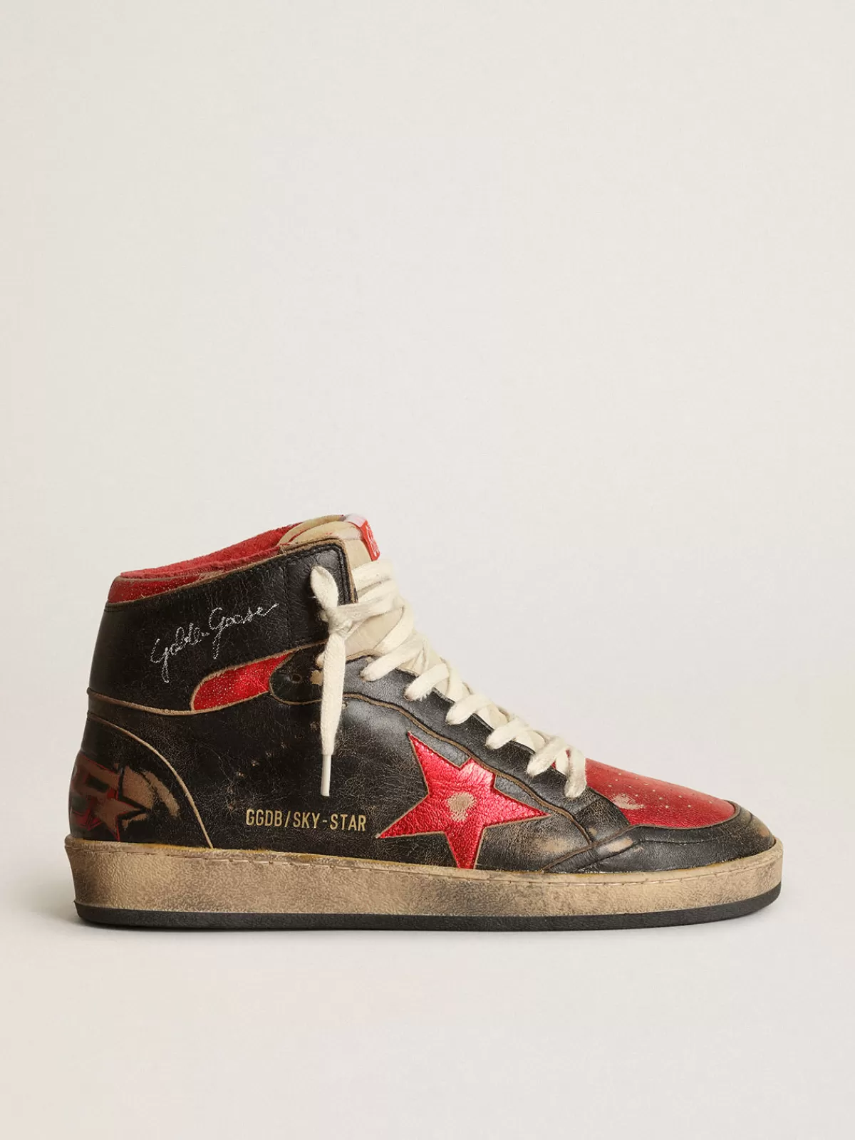 Discount Golden Goose Sky-Star Donna in pelle lucida nera con stella rossa