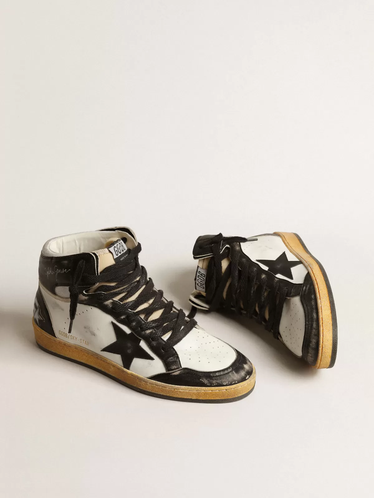 Cheap Golden Goose Sky-Star in nappa bianca con stella in pelle nera