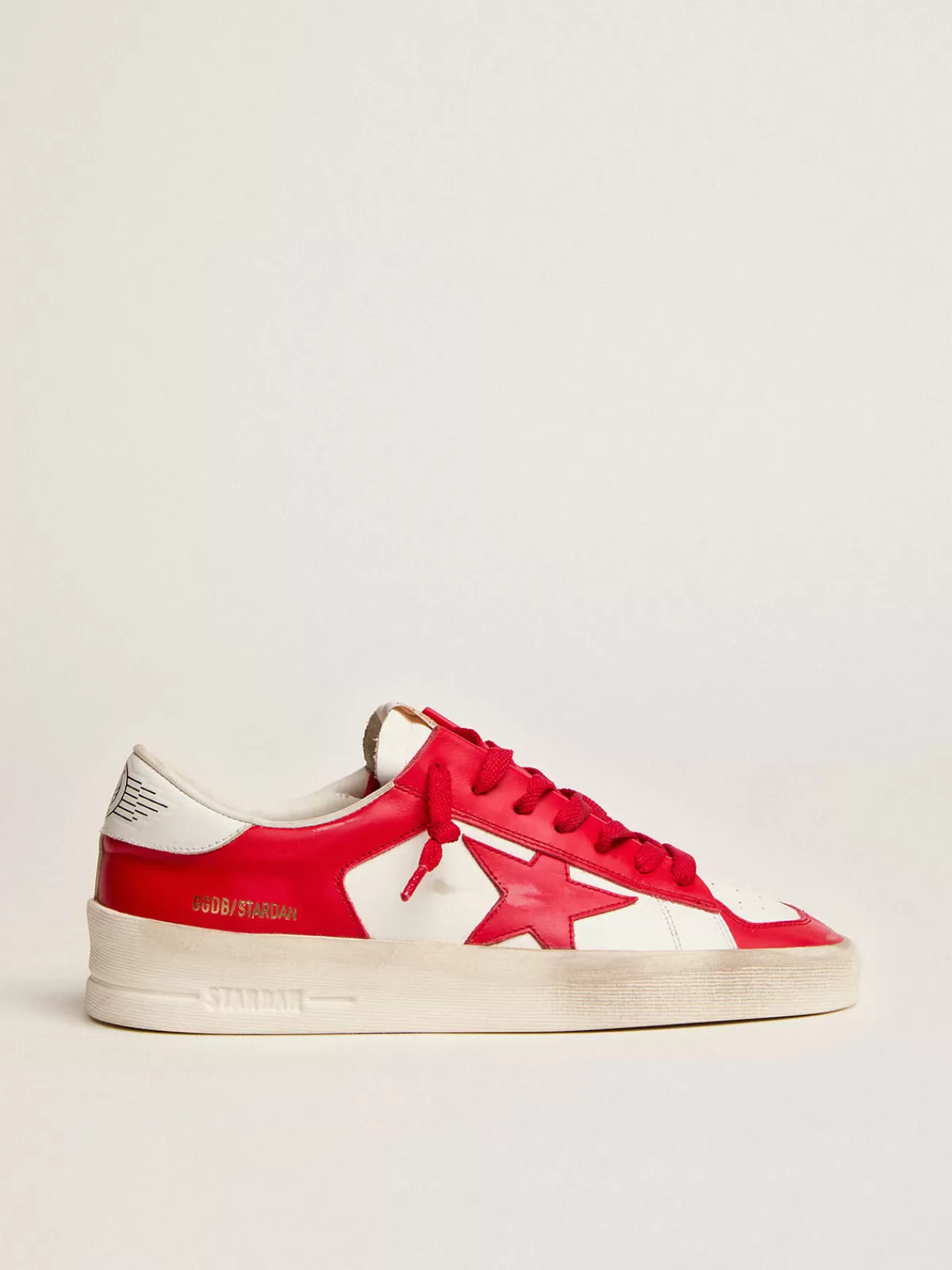 Shop Golden Goose Stardan Donna in pelle bianca e rossa