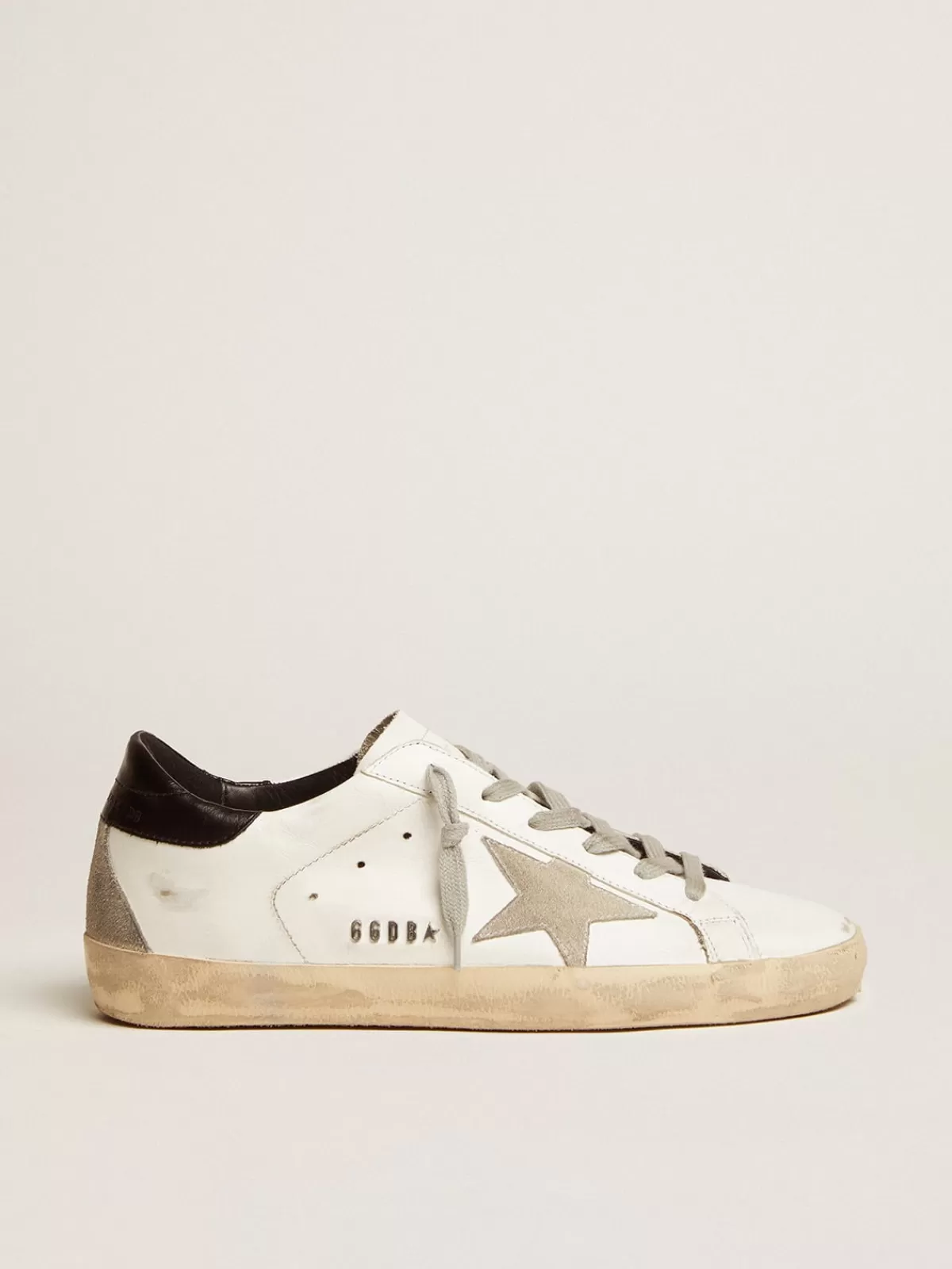 Flash Sale Golden Goose Super-Star Donna con talloncino nero e metal studs lettering