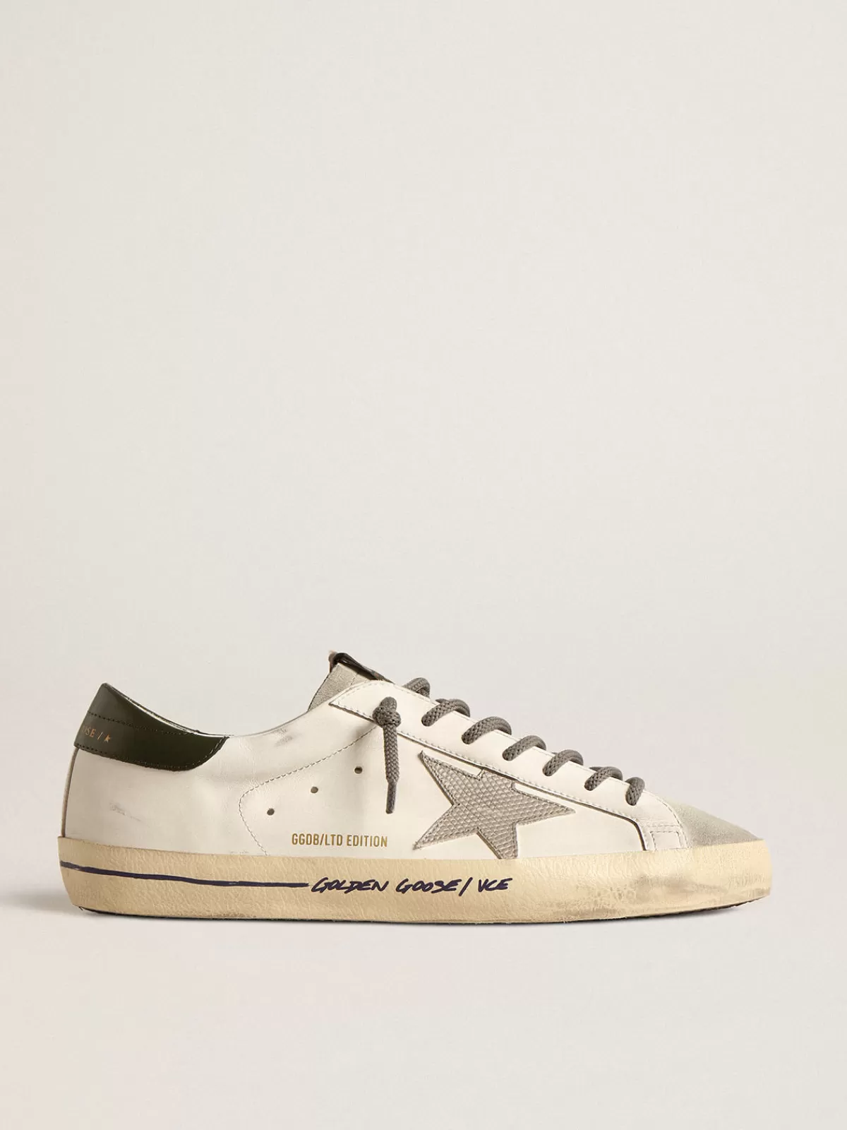 Sale Golden Goose Super-Star LTD con stella stampa coccodrillo e talloncino verde