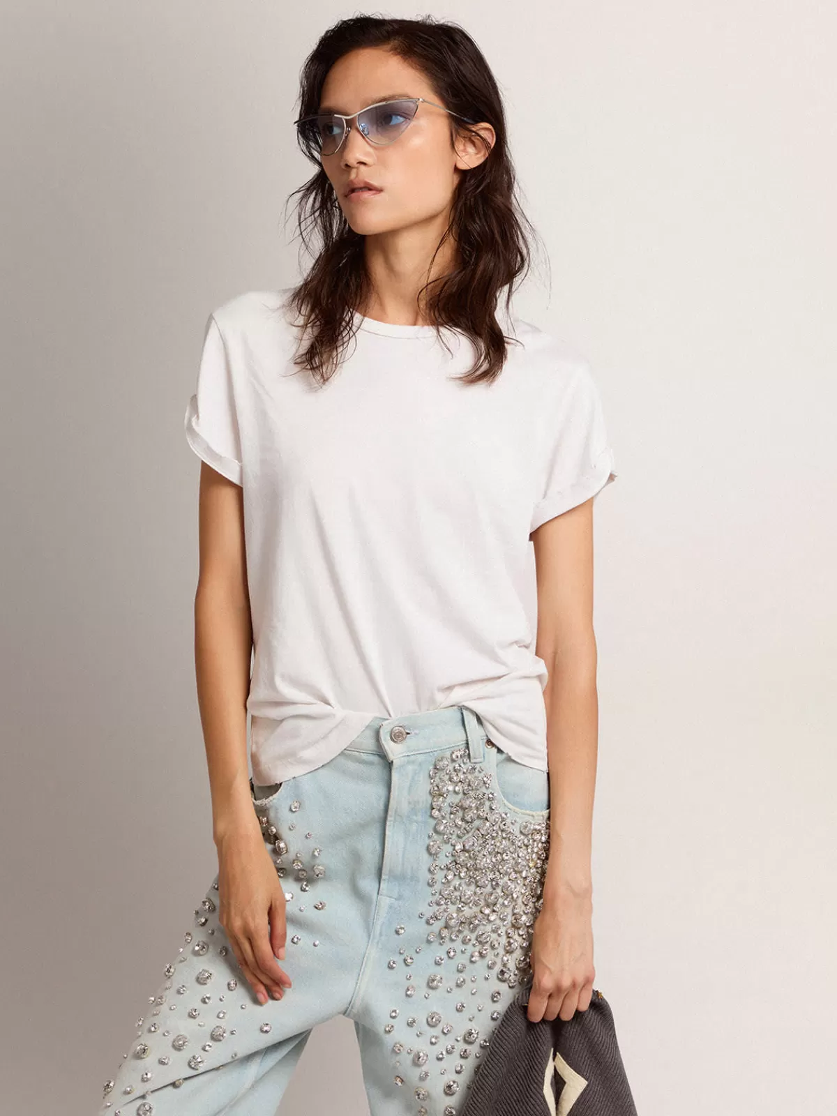 Online Golden Goose T-shirt bianca da donna dal trattamento distressed