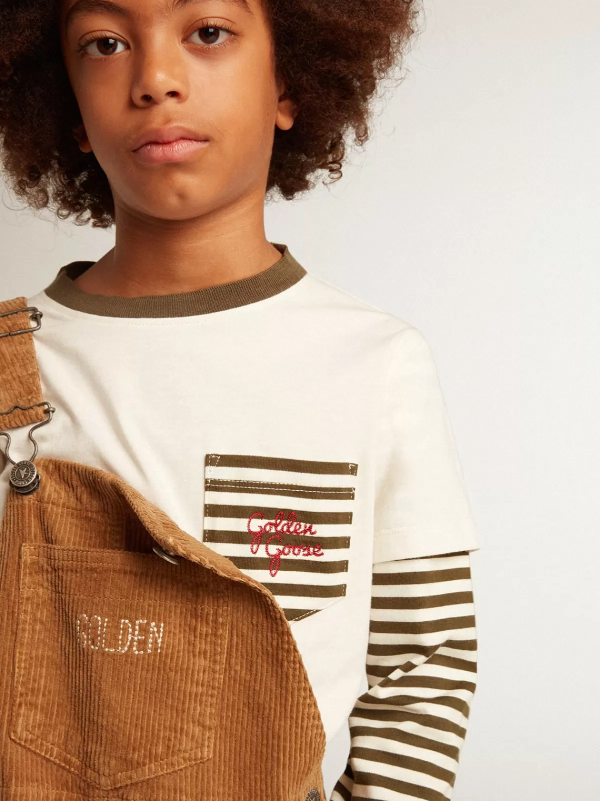 Shop Golden Goose T-shirt doppia manica da bambino in cotone a righe