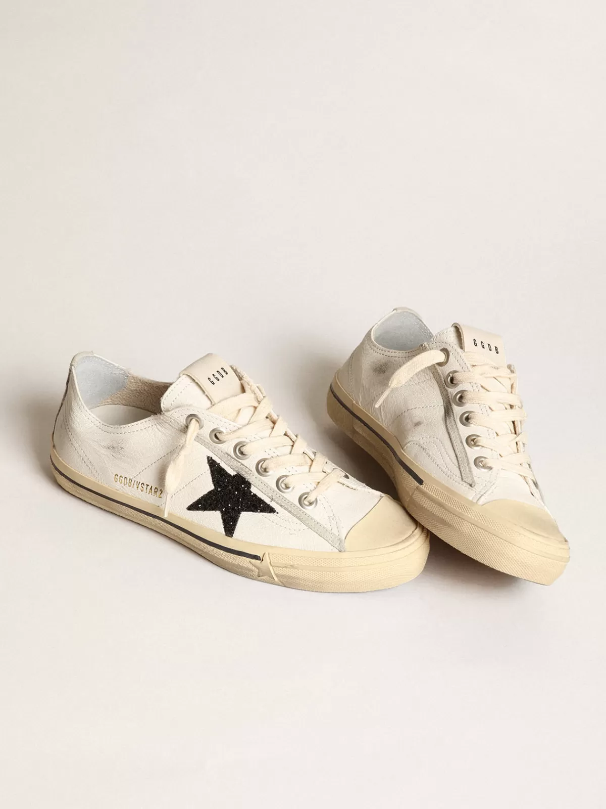 Clearance Golden Goose V-Star in nappa bianca con stella in glitter neri